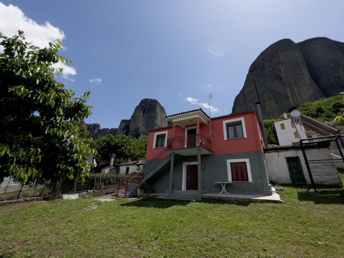 Fani'S House Under Meteora Apartment Kastraki  Bagian luar foto