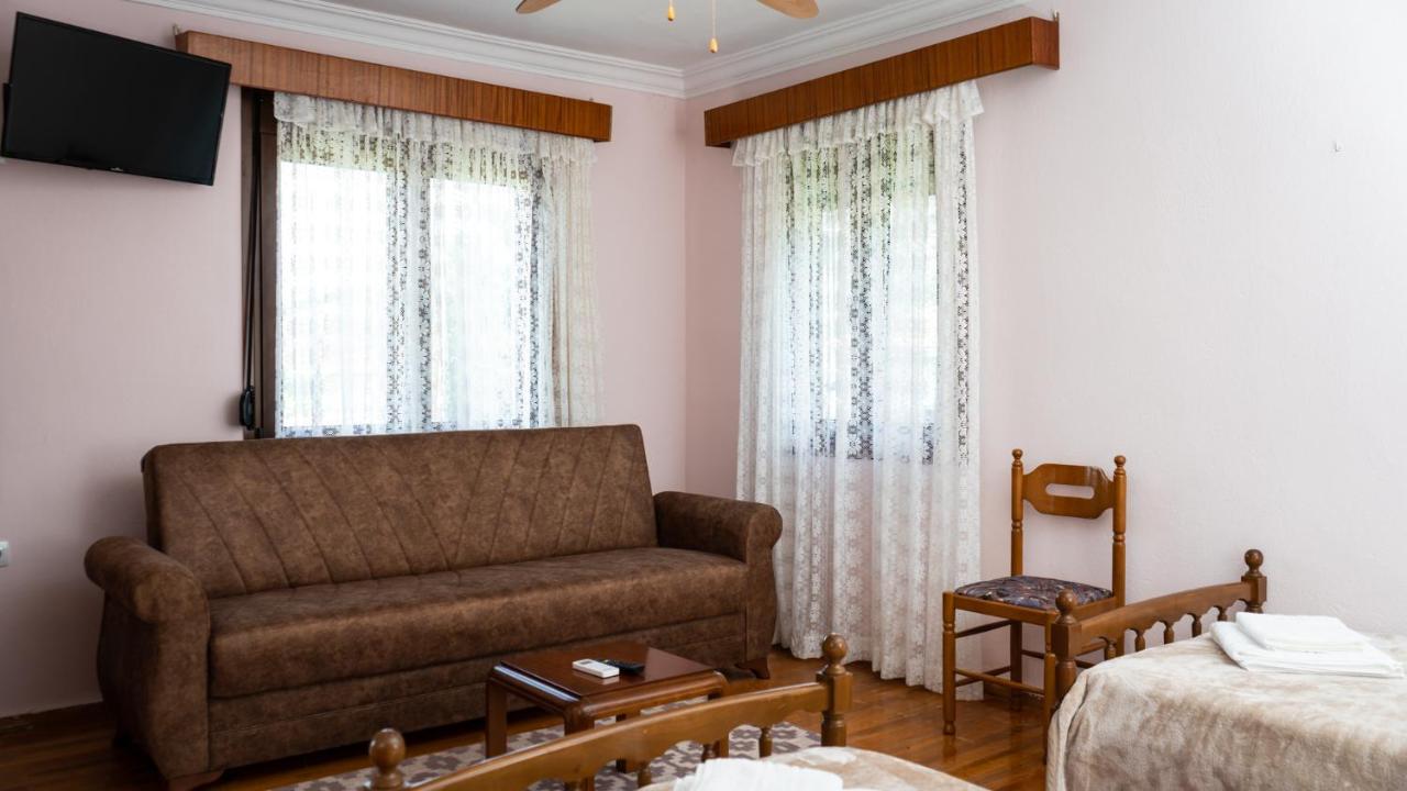 Fani'S House Under Meteora Apartment Kastraki  Bagian luar foto