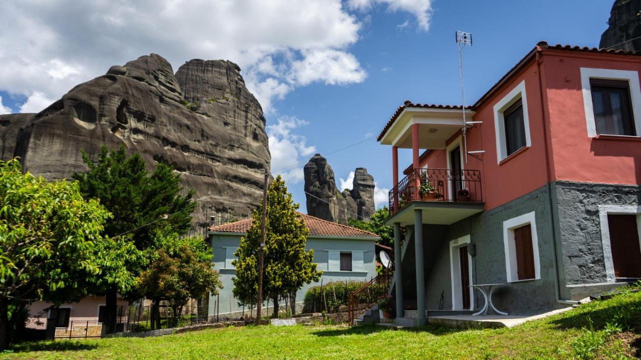 Fani'S House Under Meteora Apartment Kastraki  Bagian luar foto