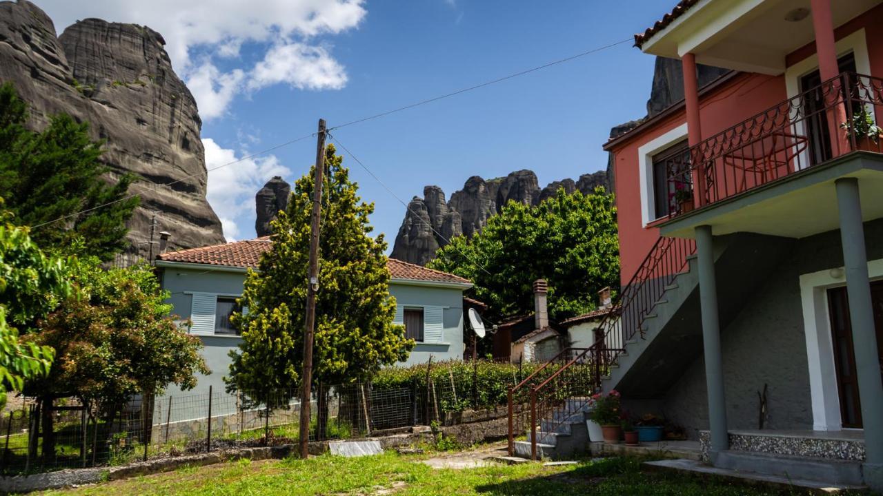Fani'S House Under Meteora Apartment Kastraki  Bagian luar foto